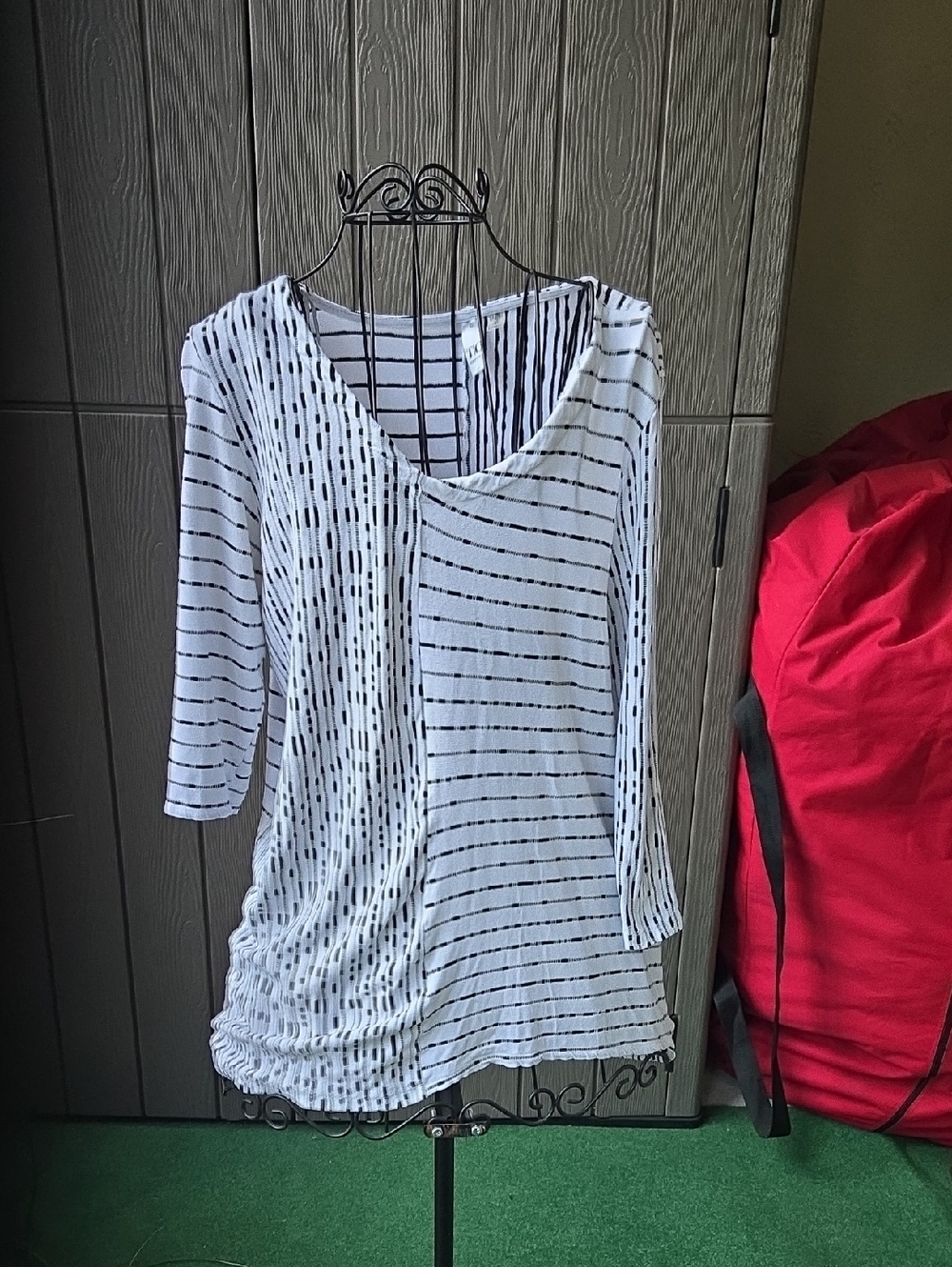 Striped White and Black V-Neck Long Sleeve Tunic Top